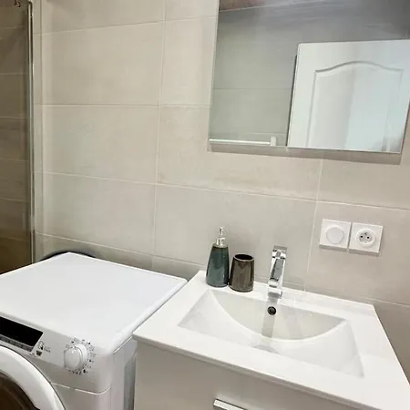 T3 Centre-ville, Balcon Et Parking Apartment Cluses